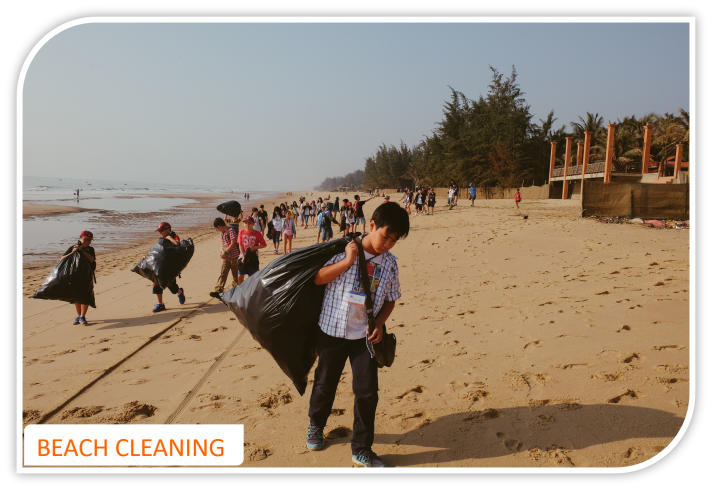 Community service_actions_social responsibility_AsiaMotions_beach cleaning